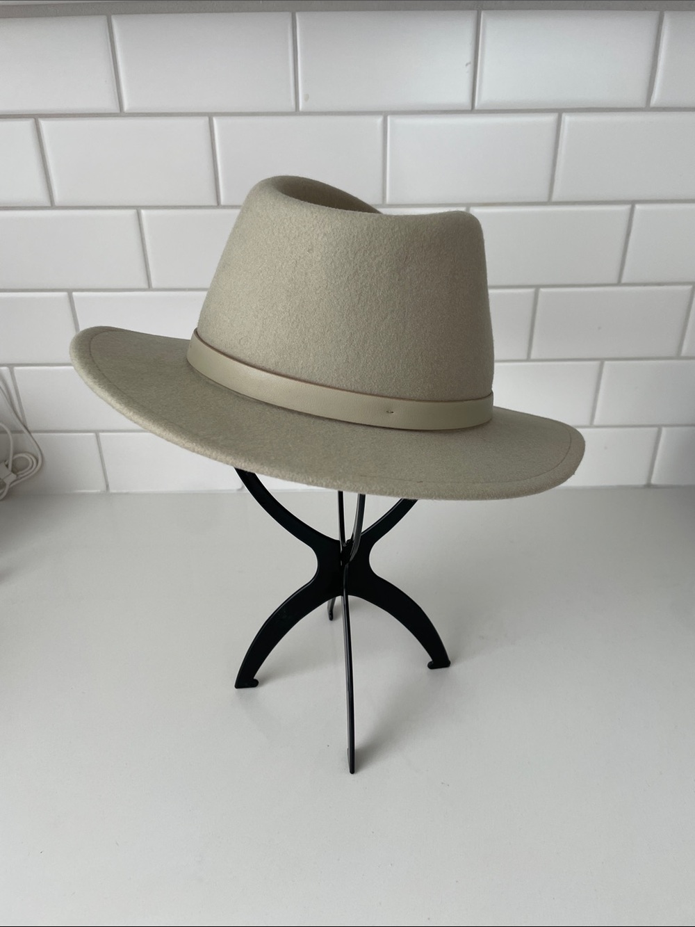 Brixton Cream Felt Fedora Hat with Leather Band • Large 7.5 - Picture 6 of 14